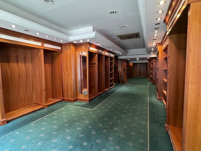 34-38 High St, Salisbury for lease - Building Photo - Image 3 of 6