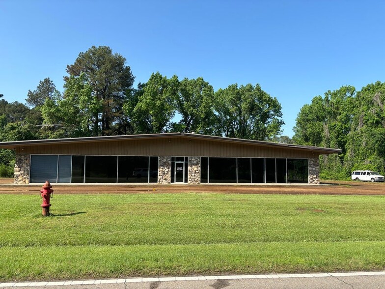 1114 W Bankhead St, New Albany, MS for sale - Building Photo - Image 2 of 17