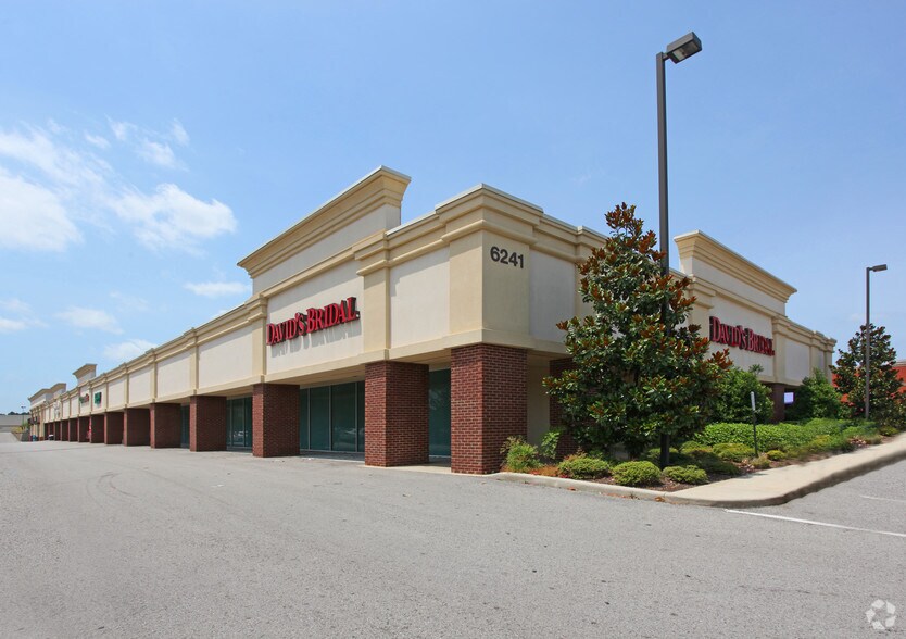 6241 University Dr NW, Huntsville, AL 35806