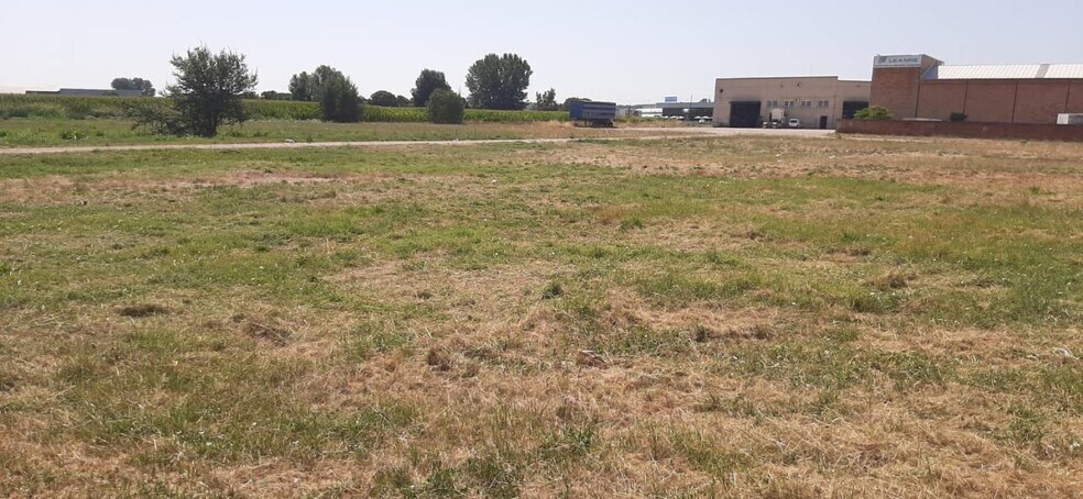 Carrer Canigó, 12, Golmés, Lérida for sale - Floor Plan - Image 1 of 4