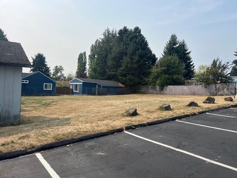 3237 Perry Ave, Bremerton, WA for sale - Building Photo - Image 2 of 3
