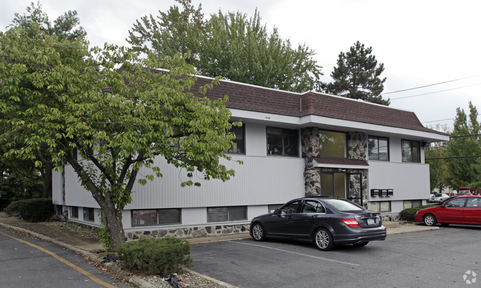 71 E Eckerson Rd, Spring Valley, NY for lease - Primary Photo - Image 1 of 3