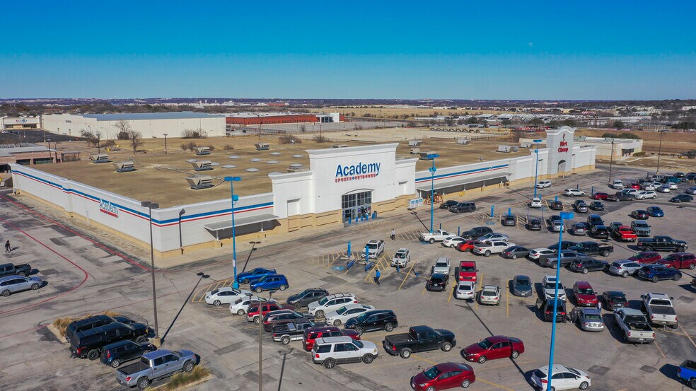 17011705 S Cherry Ln, White Settlement, TX 76108