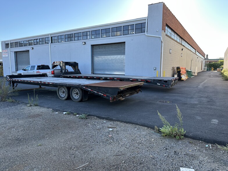 101 Nassau Terminal Rd, New Hyde Park, NY for lease - Building Photo - Image 2 of 5