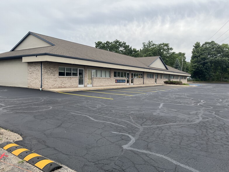 1699 Lansing Rd, Charlotte, MI for lease - Building Photo - Image 3 of 4