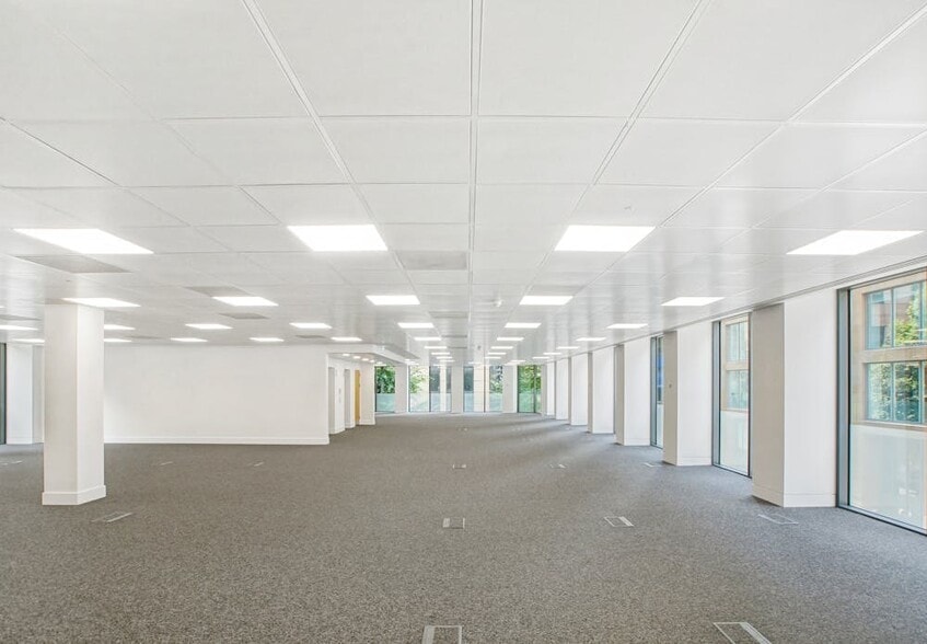 5 Lloyd's Av, London for lease - Building Photo - Image 3 of 5