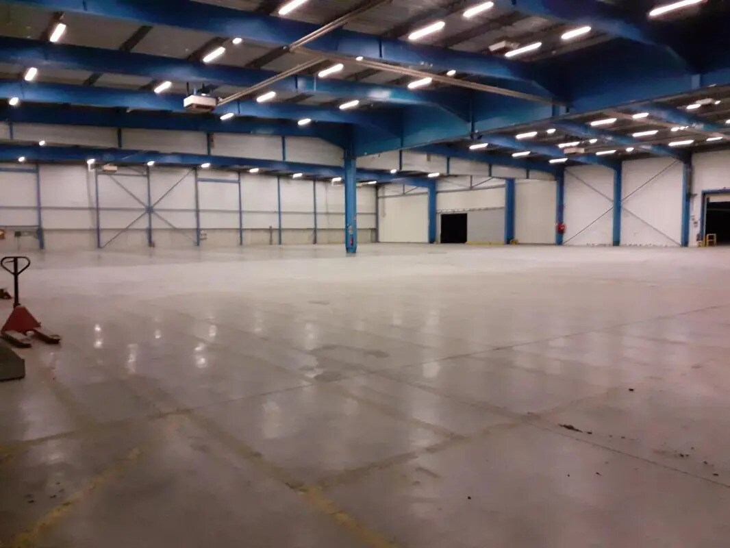 Office in Changé for lease Interior Photo- Image 1 of 7