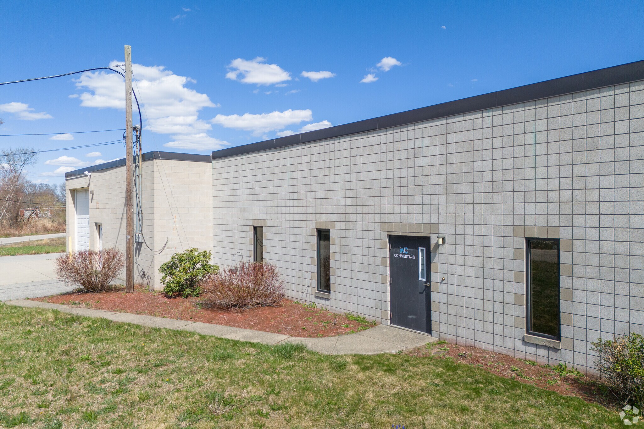 32 Hollister Rd, Seekonk, MA for sale Primary Photo- Image 1 of 1