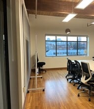 819 SE Morrison St, Portland, OR for lease Interior Photo- Image 2 of 4