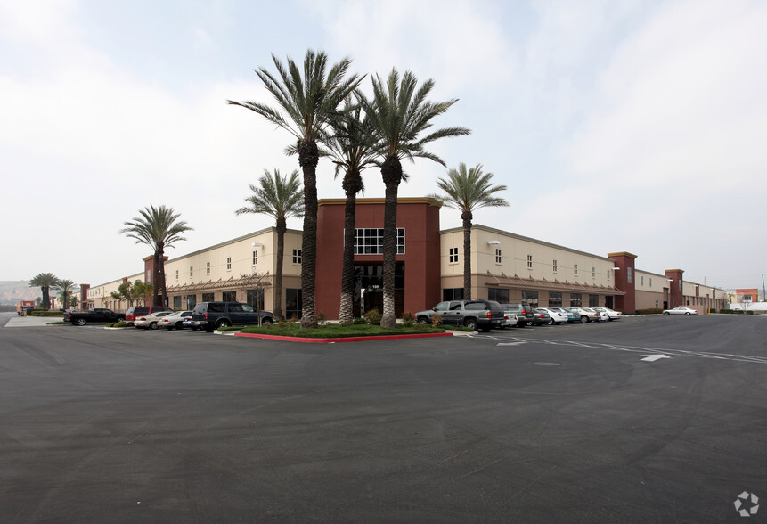 1601 W Mission Blvd, Pomona, CA for lease - Building Photo - Image 2 of 3