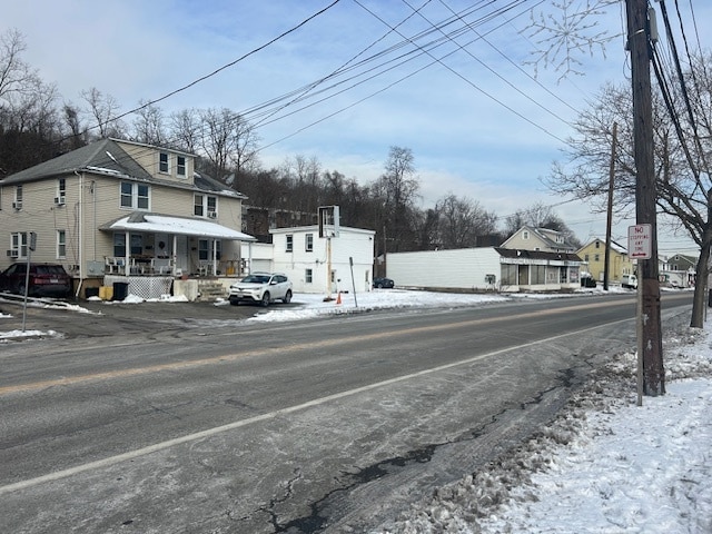 42 Pine Hollow Rd, Oyster Bay, NY for sale - Building Photo - Image 2 of 3