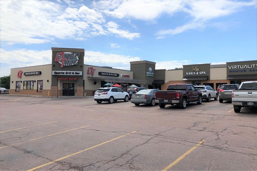 4515-4531 E 26th St, Sioux Falls, SD for lease - Building Photo - Image 2 of 14