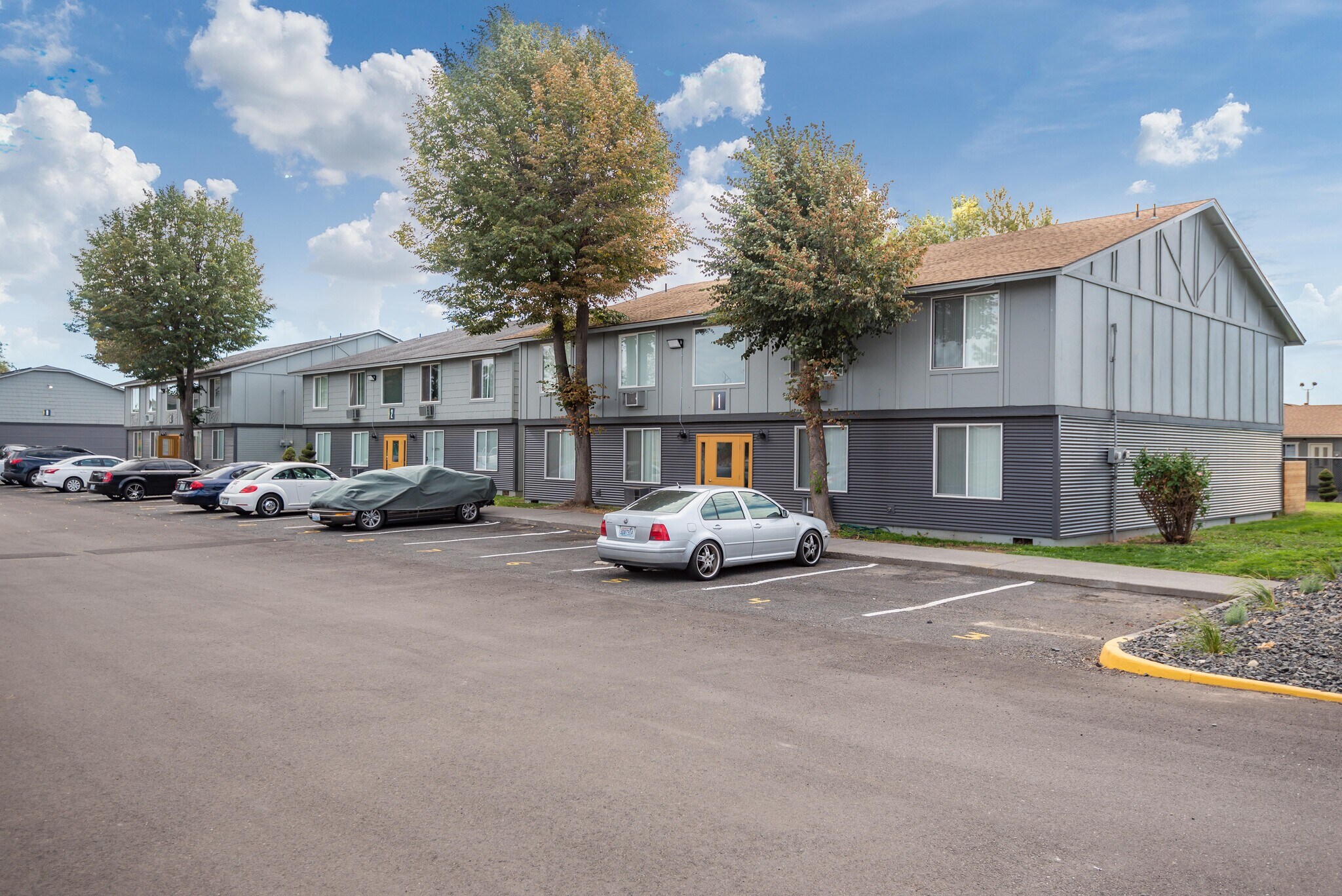 1327 N 24th Ave, Pasco, WA for sale Primary Photo- Image 1 of 1