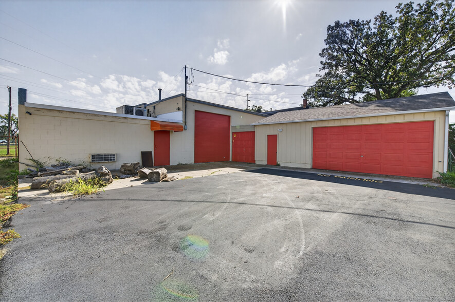 8708 N 28th Ave, Omaha, NE for sale - Building Photo - Image 2 of 28