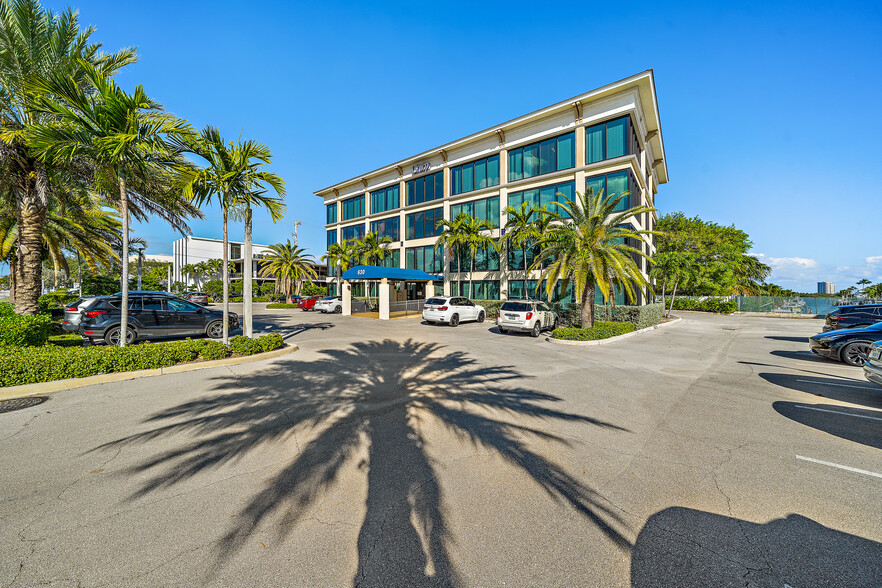 630 US Highway 1, North Palm Beach, FL for lease - Building Photo - Image 3 of 7