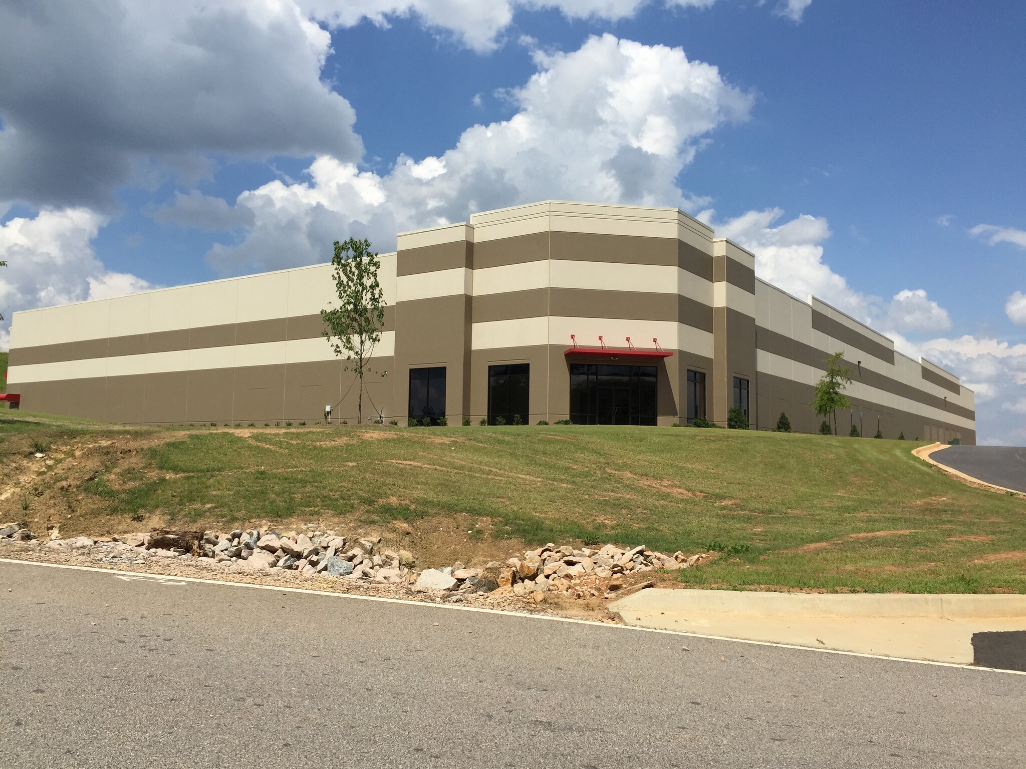 100 Pegasus Pky, Lagrange, GA for sale Primary Photo- Image 1 of 1