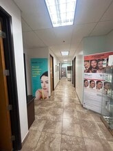 17218 N 72nd Dr, Glendale, AZ for lease Interior Photo- Image 2 of 4