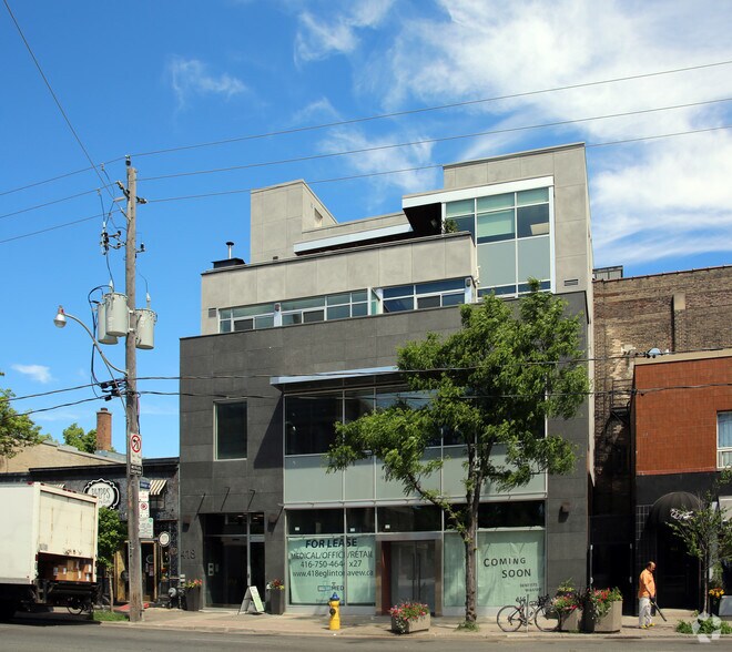 418 Eglinton Ave W, Toronto, ON for lease - Building Photo - Image 2 of 4