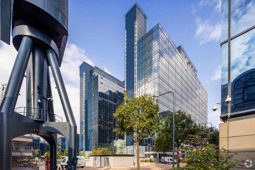 HX1&2 Harbour Exchange Sq, London for sale - Primary Photo - Image 1 of 1
