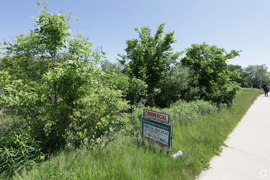 3791 Lake Michigan Dr NW, Grand Rapids, MI for sale - Building Photo - Image 2 of 8