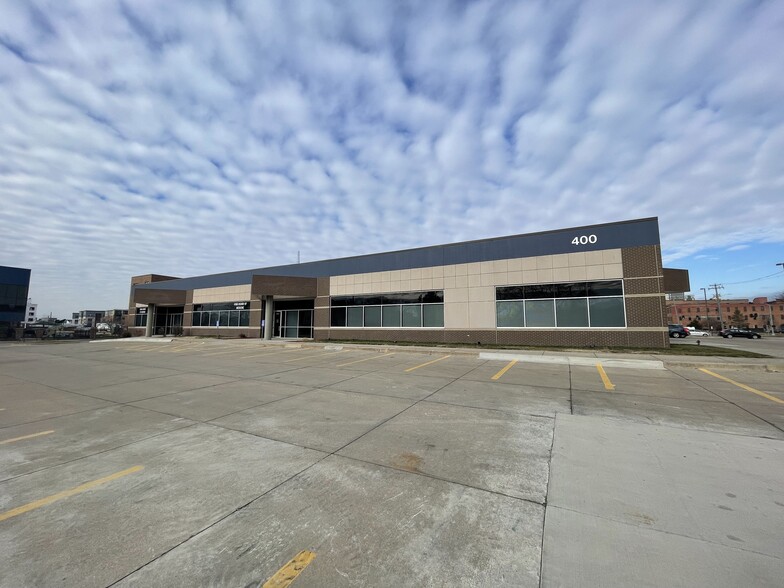 400 SW 8th St, Des Moines, IA for lease - Building Photo - Image 1 of 10