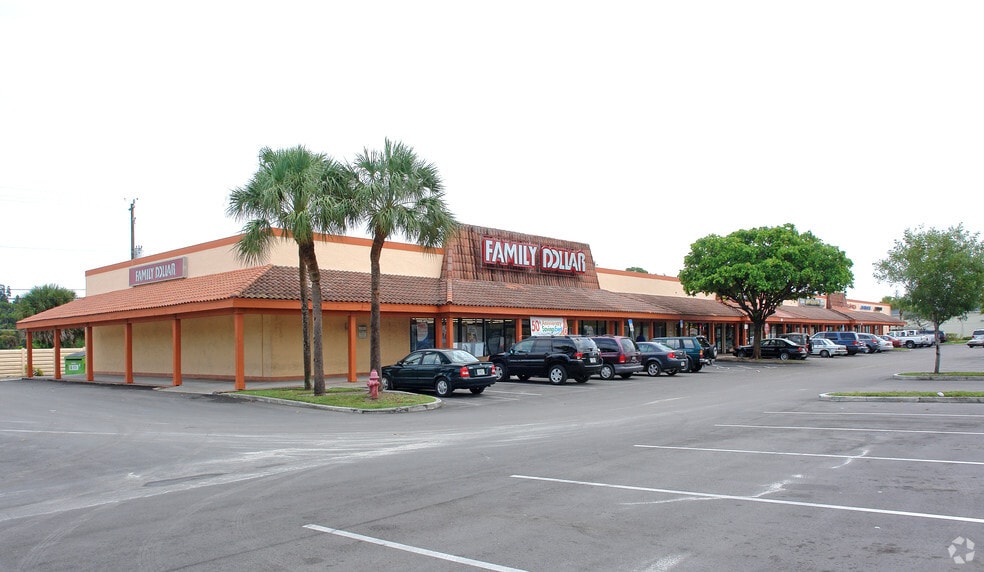 4911-4935 Southern Blvd, West Palm Beach, FL for lease - Building Photo - Image 3 of 12