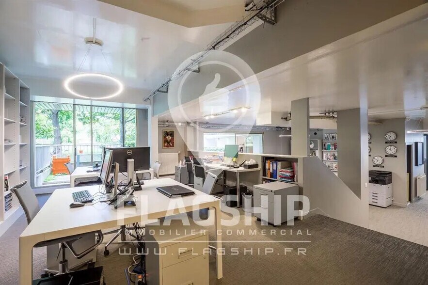 Office in Paris for lease - Building Photo - Image 1 of 7