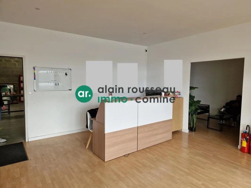 Retail in Cholet for lease Interior Photo- Image 1 of 9