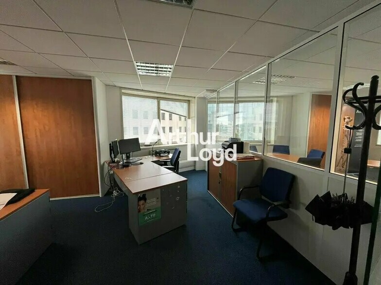 Office in Nice for lease - Interior Photo - Image 3 of 8
