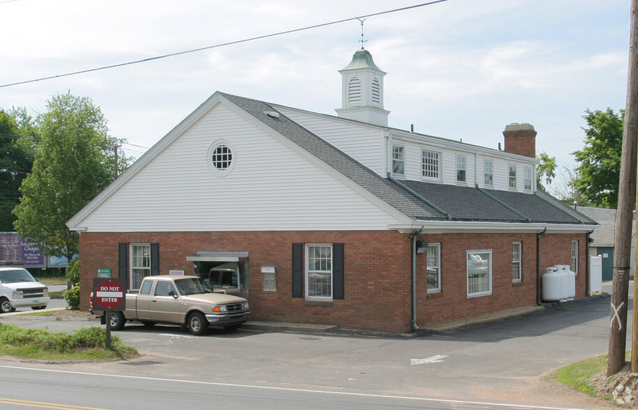 376 Main St, Durham, CT for lease - Building Photo - Image 3 of 3