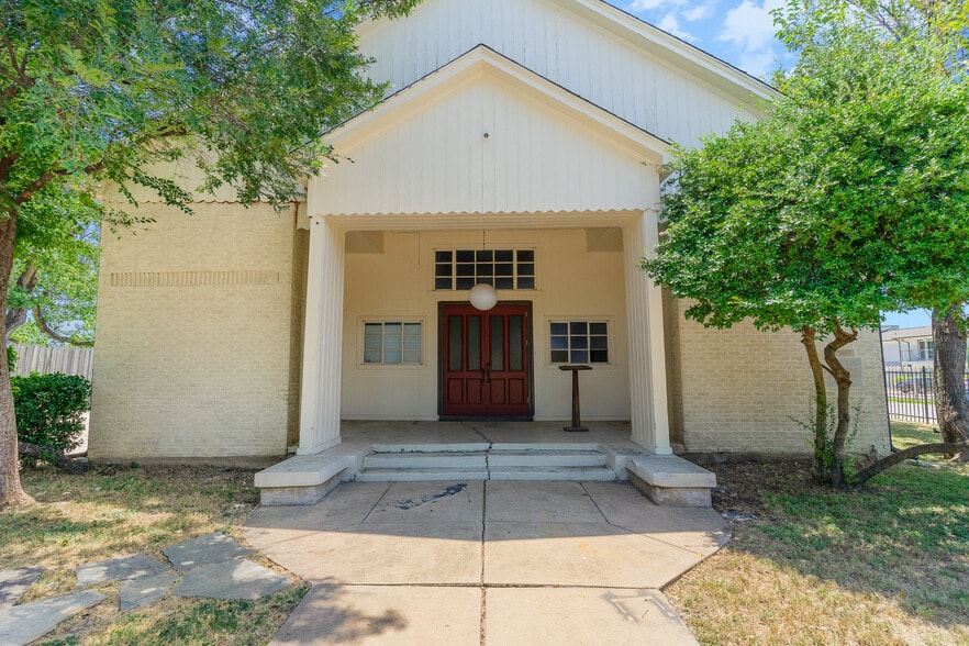 2602 Kings Rd, Dallas, TX for sale - Building Photo - Image 3 of 6