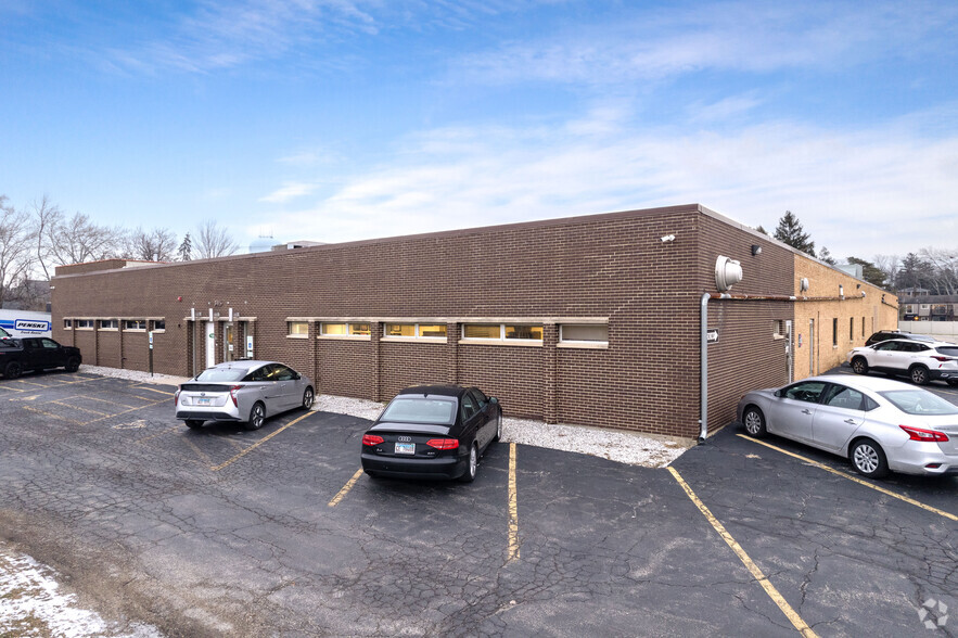 345 N Eric Dr, Palatine, IL for sale - Primary Photo - Image 1 of 1