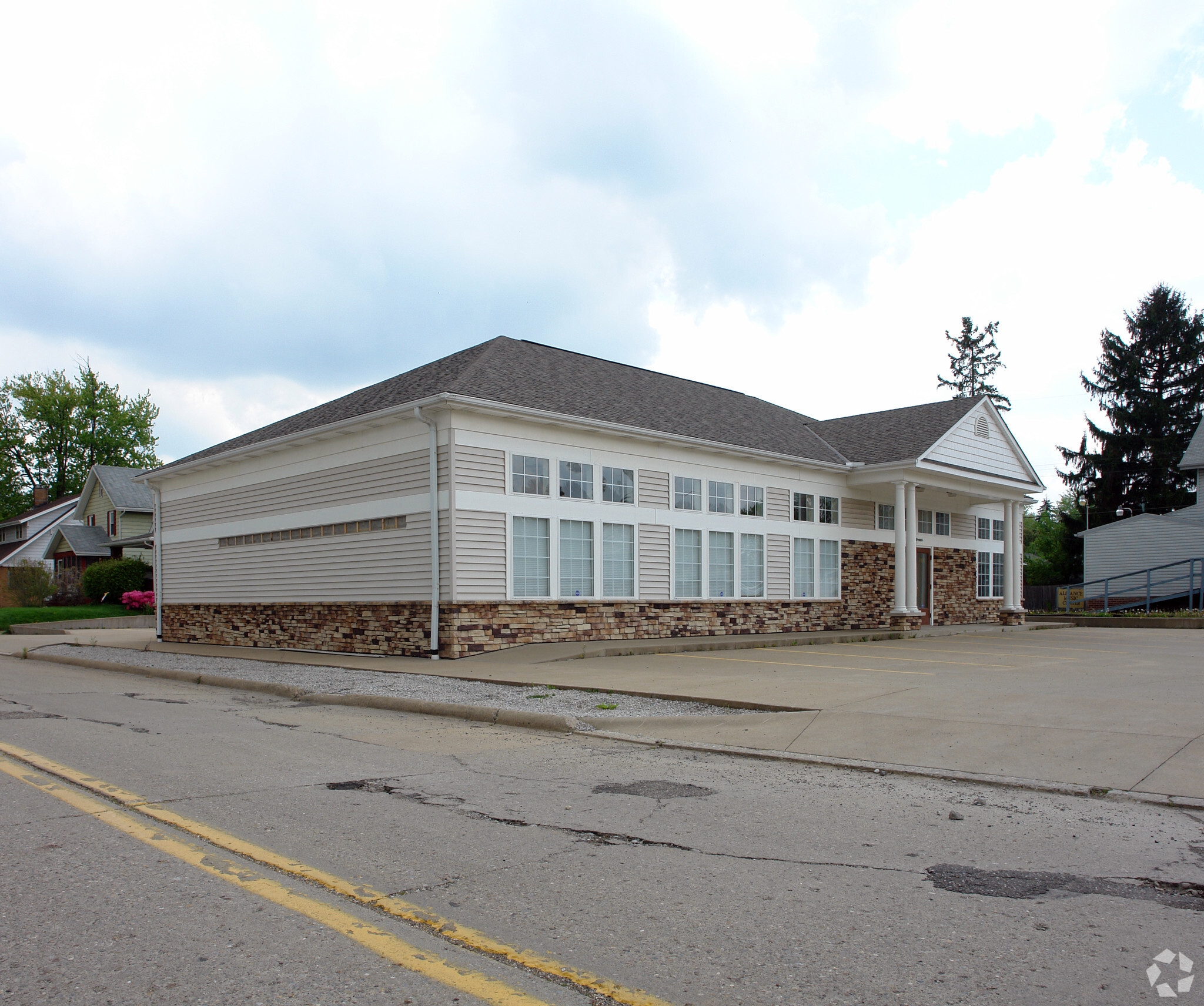 1410-1420 W State St, Alliance, OH for sale Primary Photo- Image 1 of 1