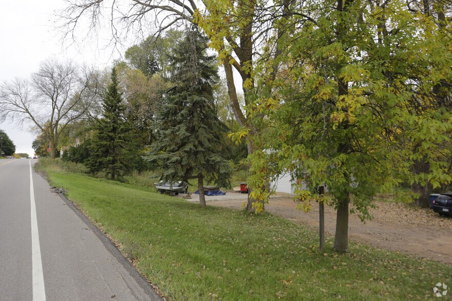 18910 Hamel Rd, Plymouth, MN 55446