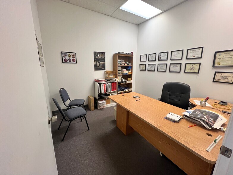 1365 W Bloomfield Rd, Bloomington, IN for lease - Interior Photo - Image 3 of 20