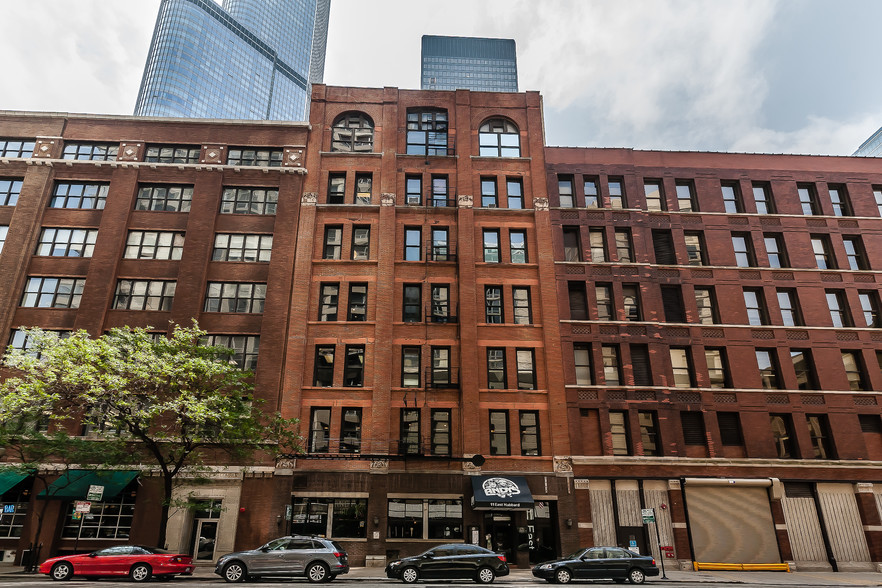 11 E Hubbard St, Chicago, IL for lease - Primary Photo - Image 1 of 3