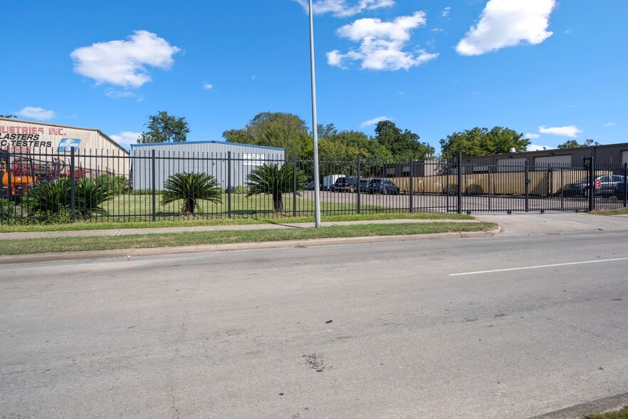 7403 Airport Blvd, Houston, TX for sale - Building Photo - Image 1 of 1