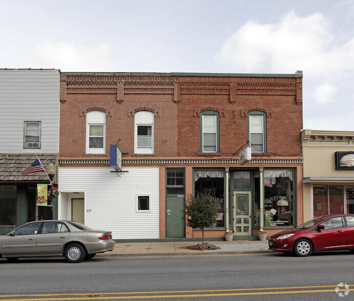 617 Roosevelt Rd, Walkerton, IN 46574