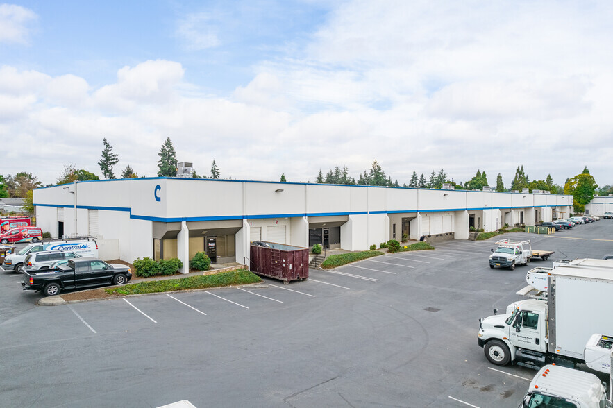 8825 SE Jannsen Rd, Clackamas, OR for lease - Building Photo - Image 3 of 19