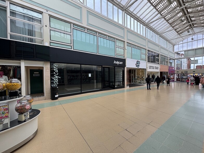 Churchill Shopping Centre, Dudley for lease - Building Photo - Image 3 of 14