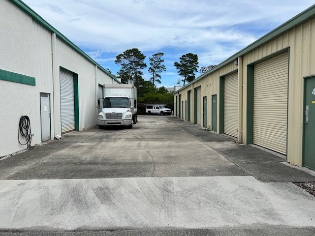 413 NE Baker Rd, Jensen Beach, FL for sale - Building Photo - Image 3 of 12