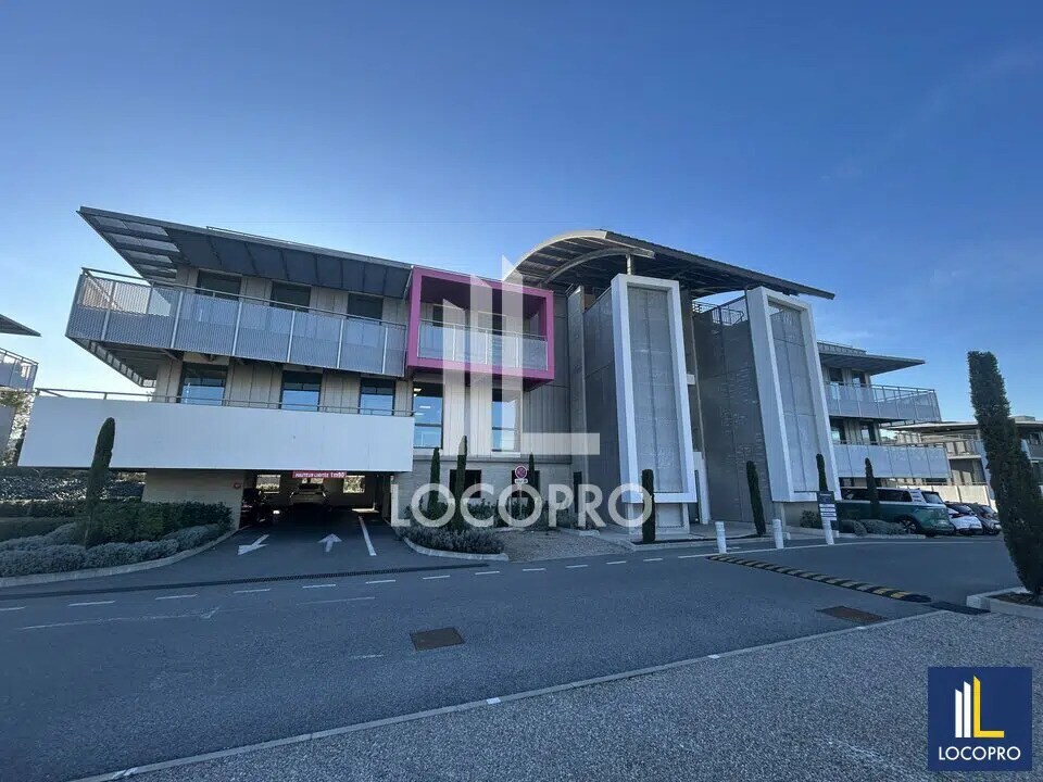 Office in SOPHIA ANTIPOLIS for lease Building Photo- Image 1 of 11