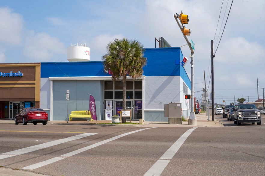 361 S Commercial St, Aransas Pass, TX for lease - Building Photo - Image 1 of 31