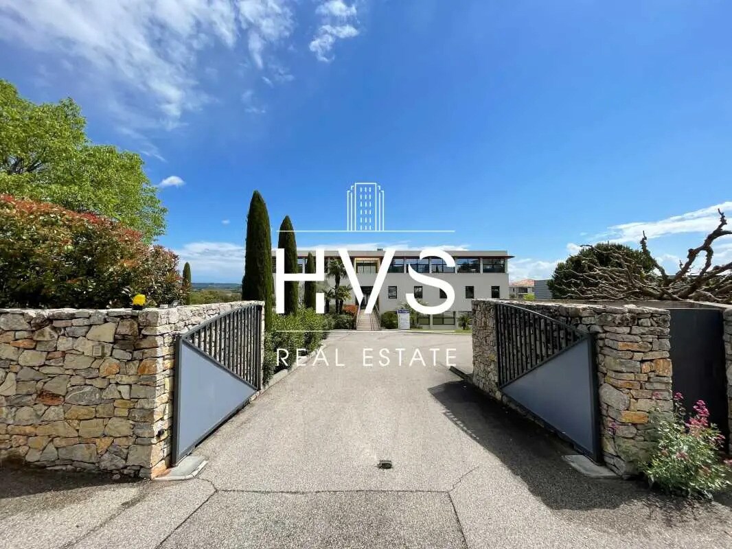 Office in Aix-en-Provence for lease Building Photo- Image 1 of 10