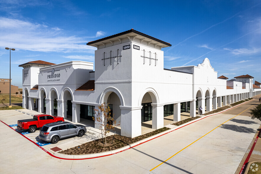 5800 N Interstate 35, Denton, TX for lease - Building Photo - Image 1 of 12