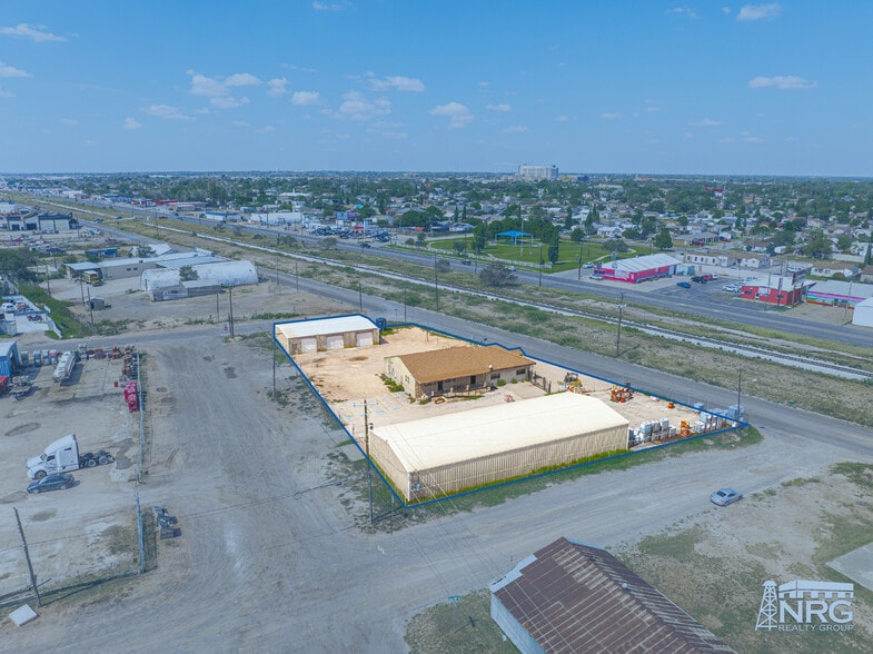903 W Industrial Ave, Midland, TX for lease - Building Photo - Image 2 of 17