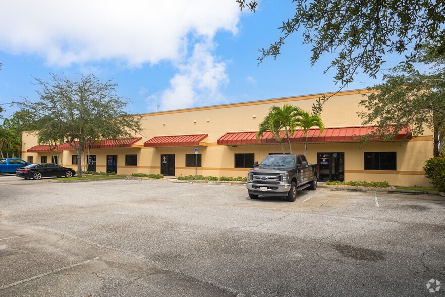 15821 Mercantile Ct, Jupiter, FL for lease - Building Photo - Image 2 of 4