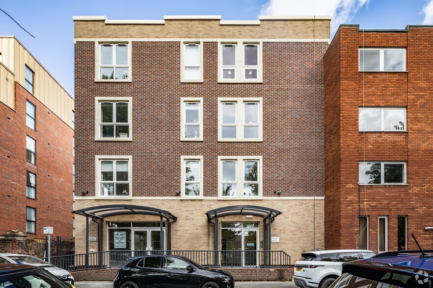 Palmyra Sq, Warrington for lease - Primary Photo - Image 1 of 2