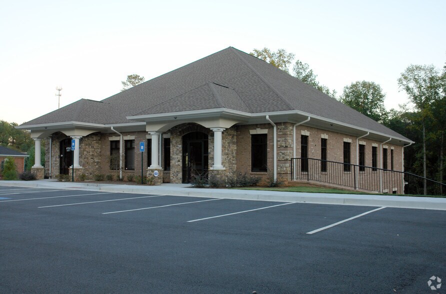 4150 Five Forks Trickum, Lilburn, GA 30047