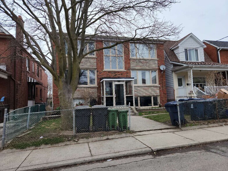 50 Amherst Av, Toronto, ON for sale - Building Photo - Image 2 of 32